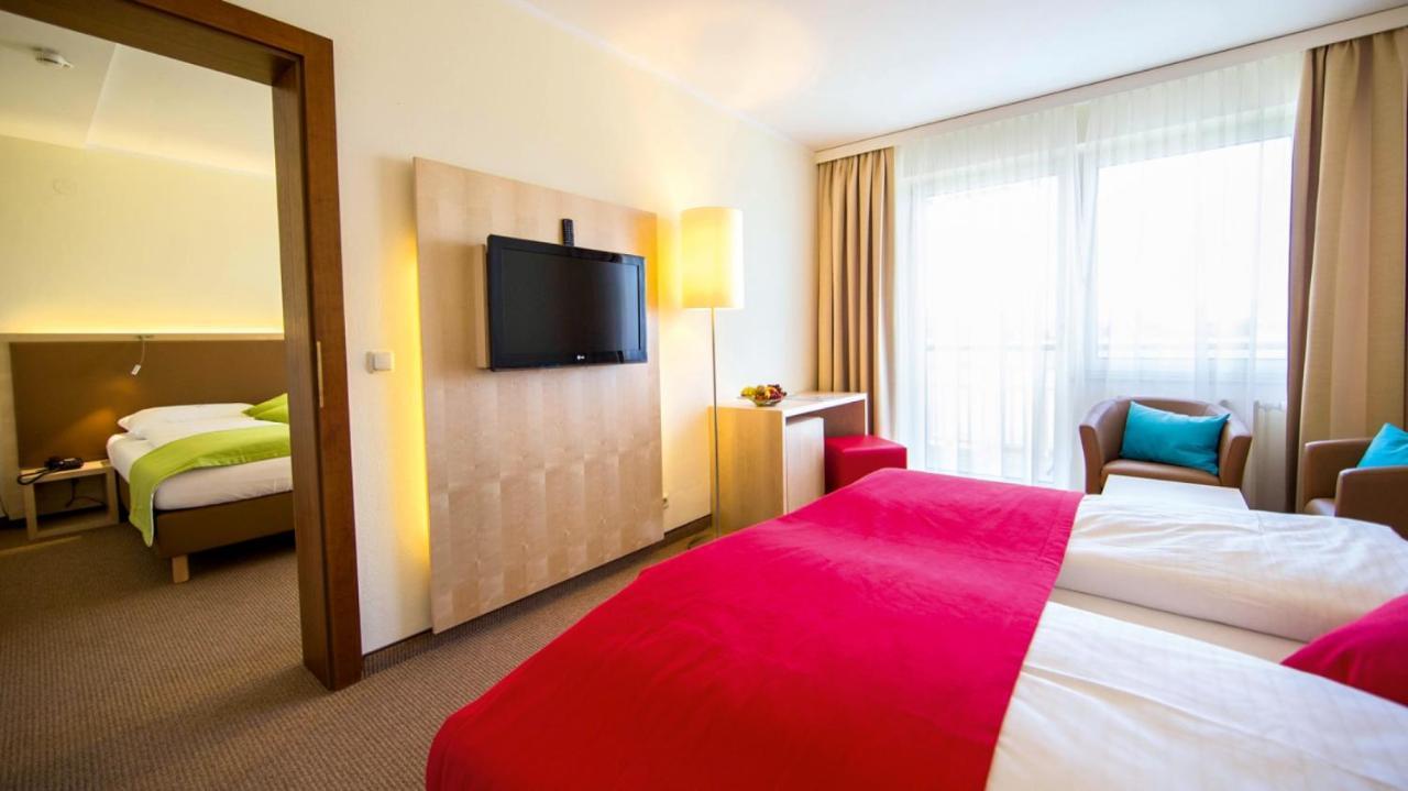Momentum Hotel Anif Ngoại thất bức ảnh