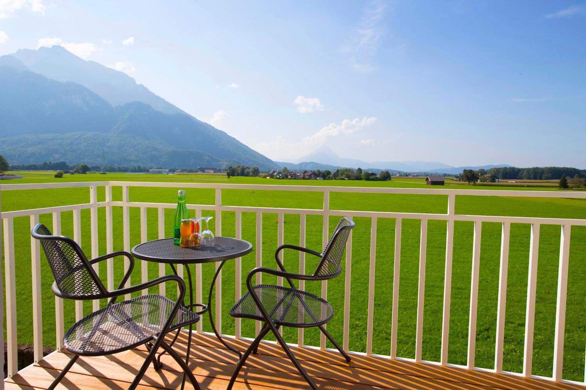 Momentum Hotel Anif Ngoại thất bức ảnh