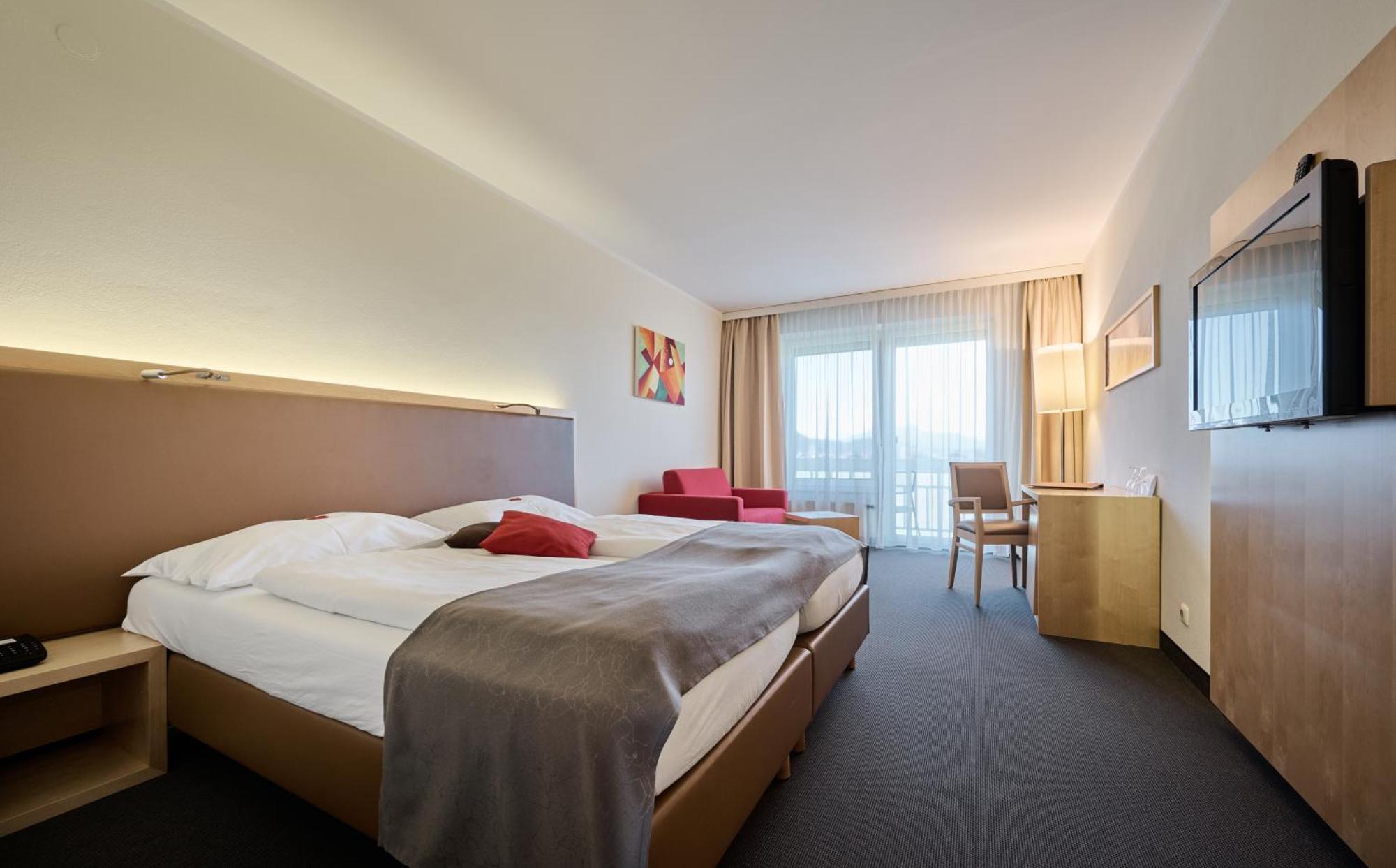 Momentum Hotel Anif Ngoại thất bức ảnh