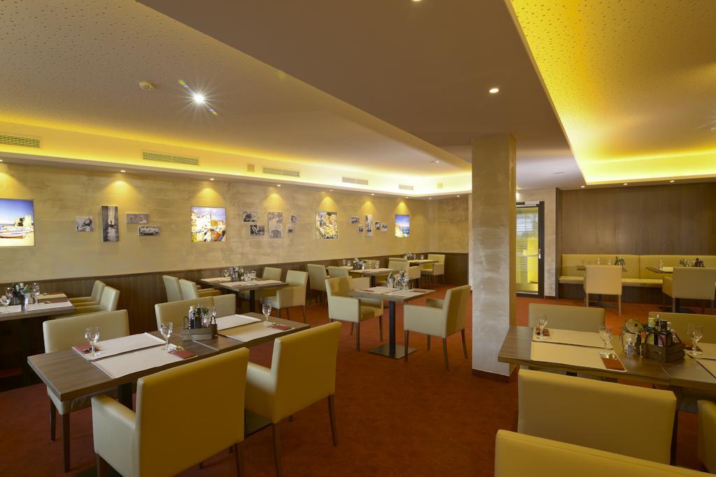Momentum Hotel Anif Ngoại thất bức ảnh
